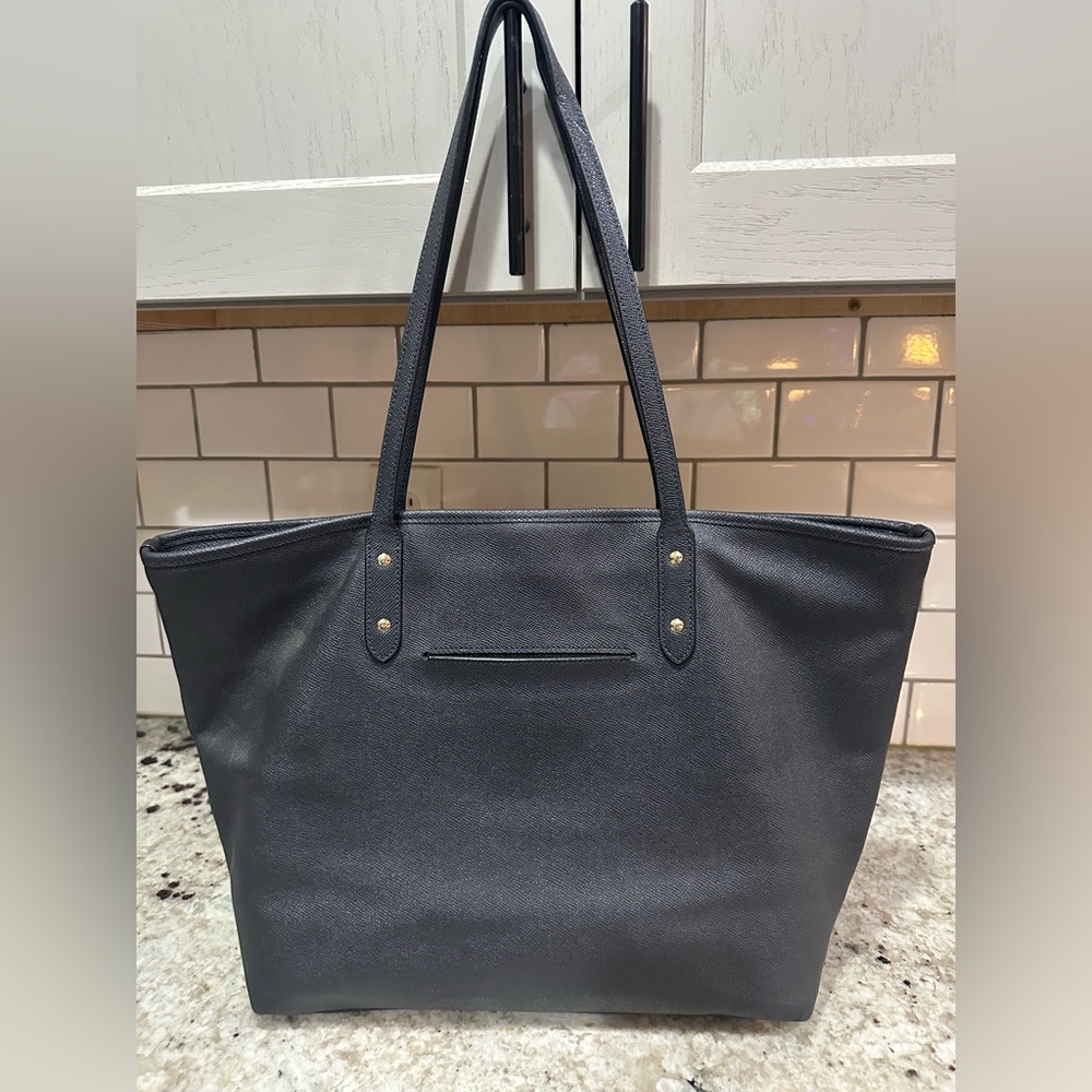 Coach Town Tote in Navy. EUC. - Picture 2 of 4